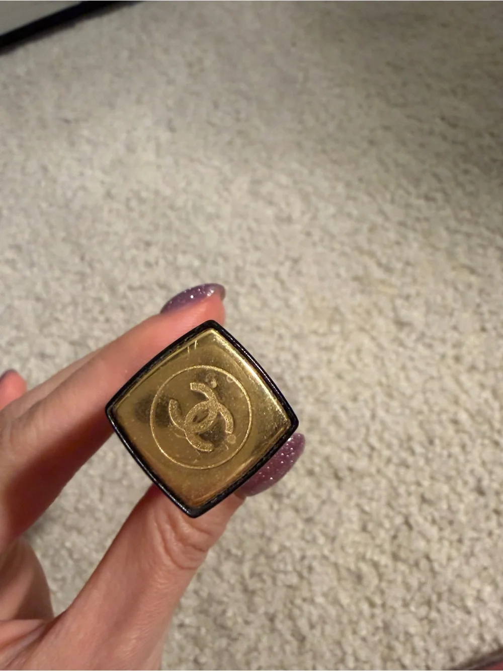 CHANEL Red Liquid Lipstick - Elegant Long-Wear Color 146 seduisant